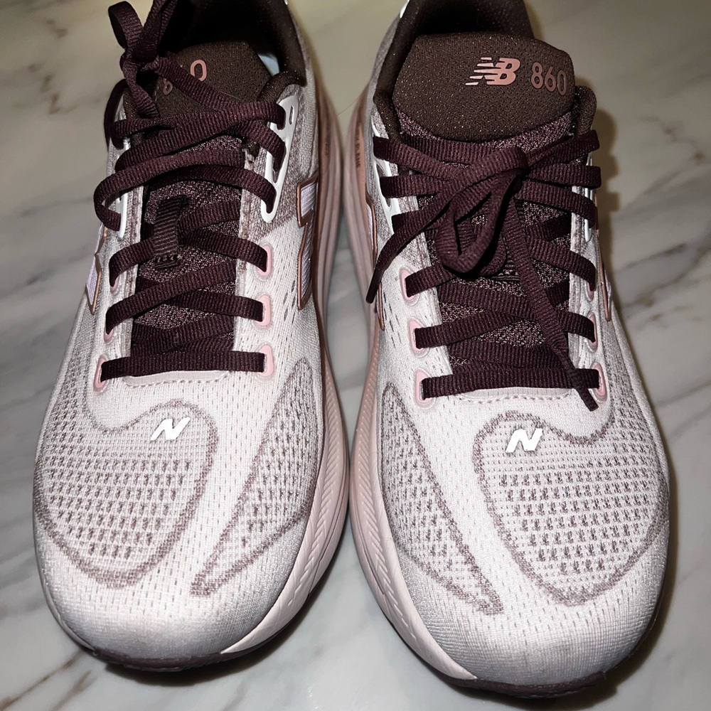 New Balance Women's 860 Running Shoes - Pink & Burgundy